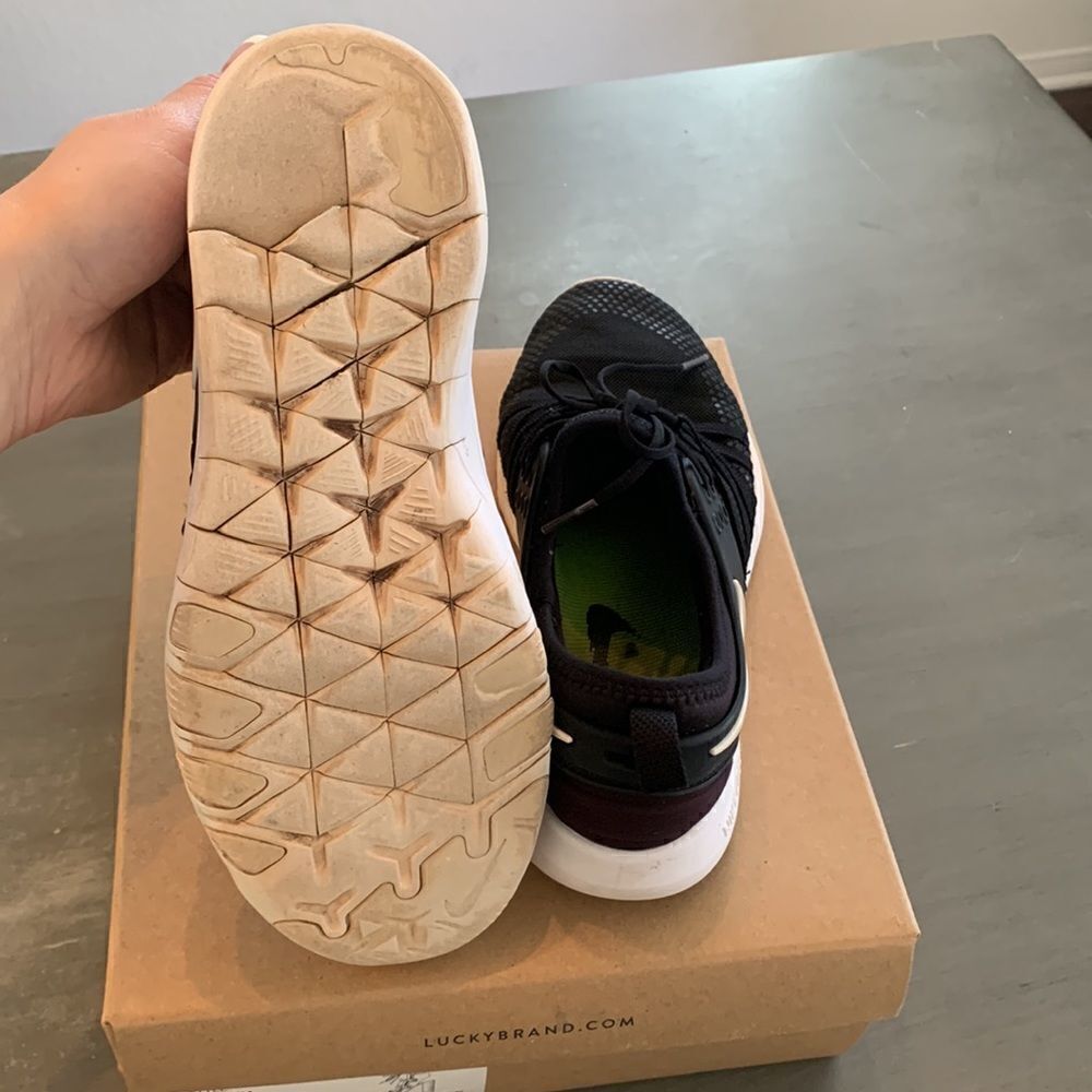 Nike Free Runs - Picture 7 of 11